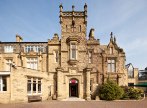 Front exterior shot of Mercure Bradford Bankfield Hotel