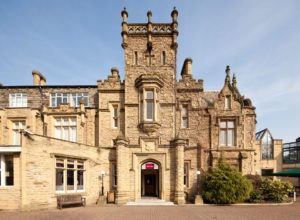 Front exterior shot of Mercure Bradford Bankfield Hotel