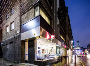 Front exterior shot of Mercure Glasgow City Hotel at night